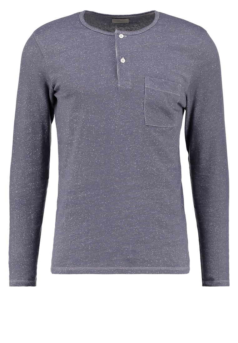 Selected tee